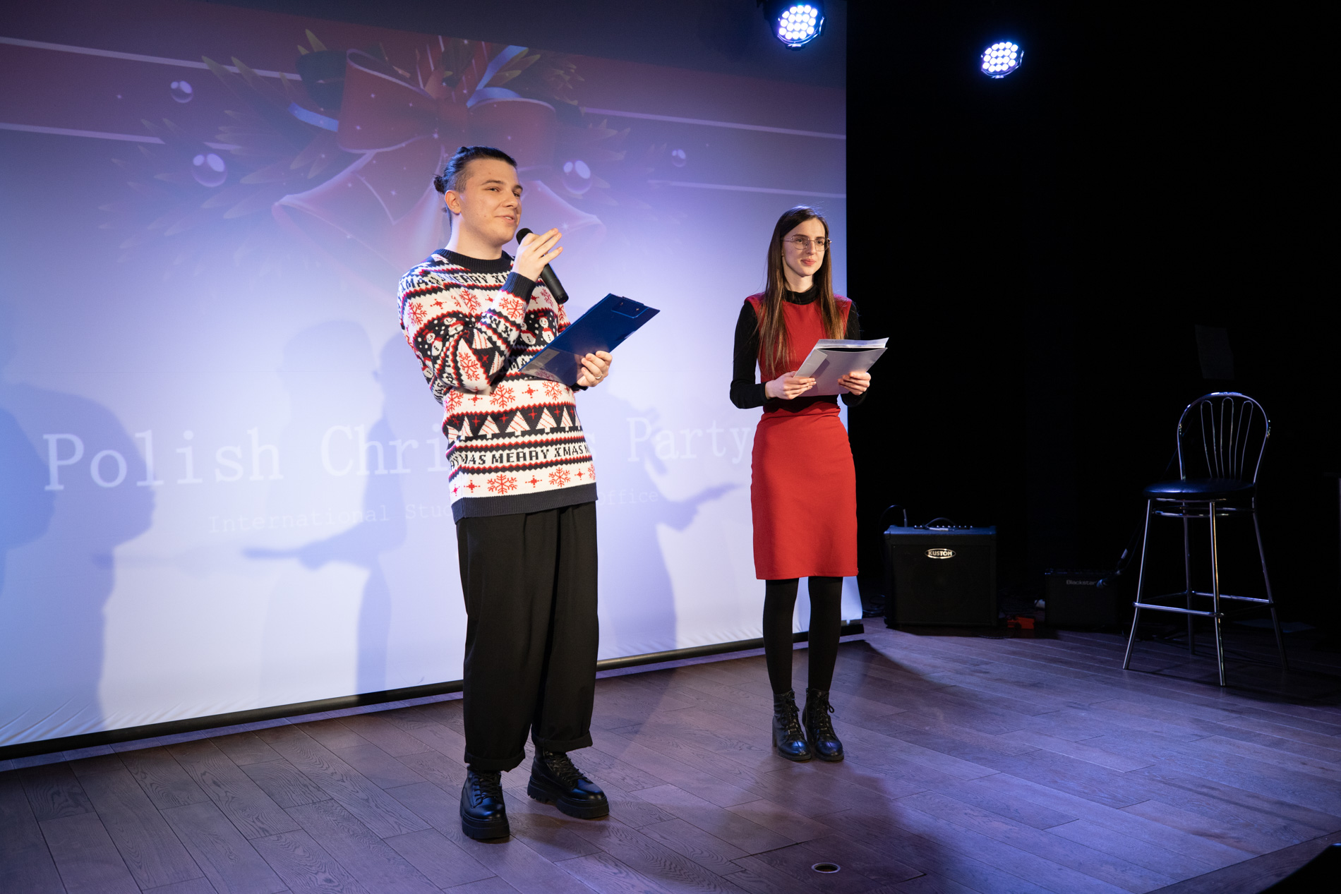 Organizatorzy Polish Christmas Party zapowiadający występy artystyczne w IQ Club