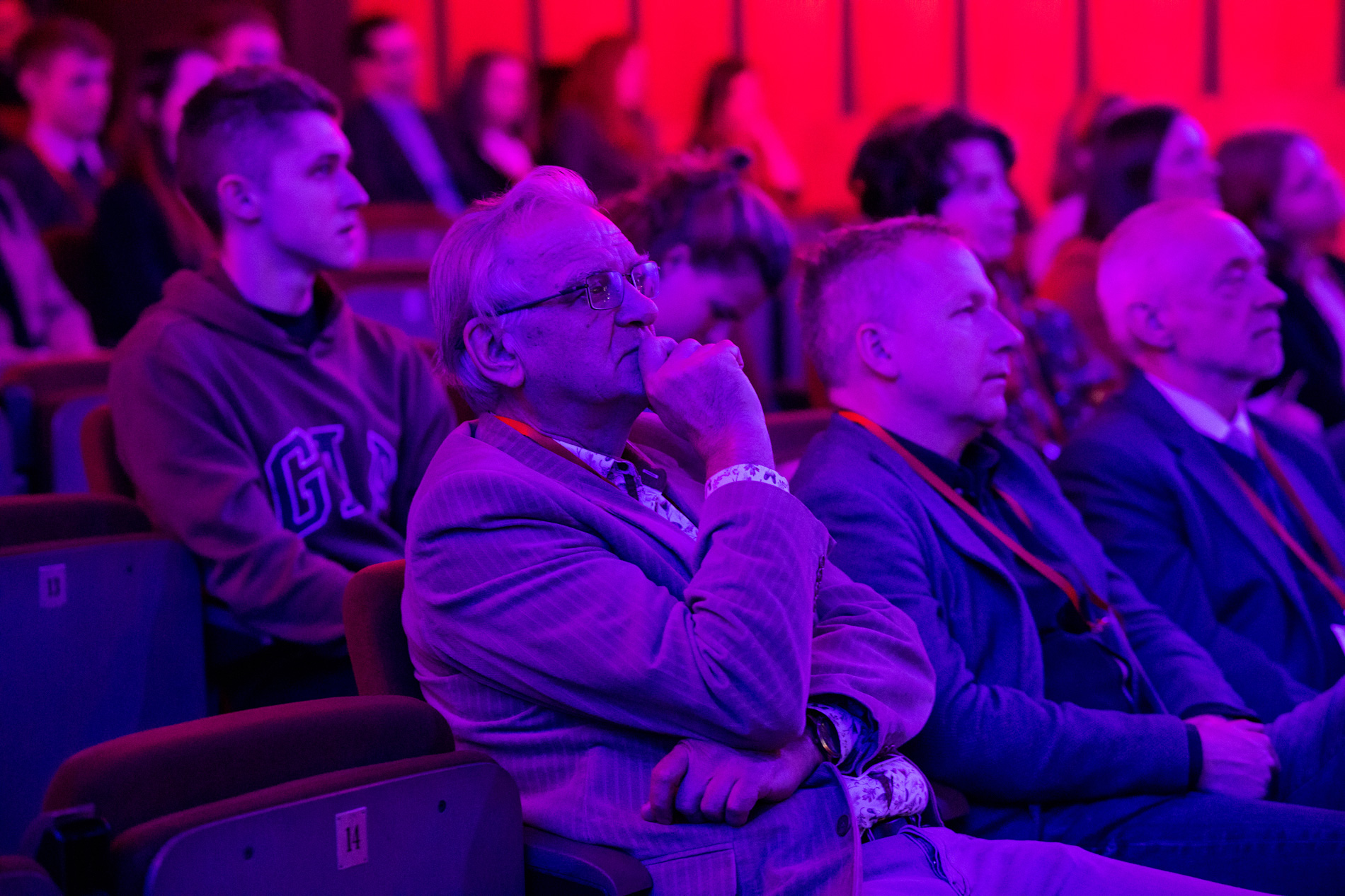 Widzowie i słuchacze na widowni podczas wydarzenia TEDx Rzeszów Countdown WSIiZ
