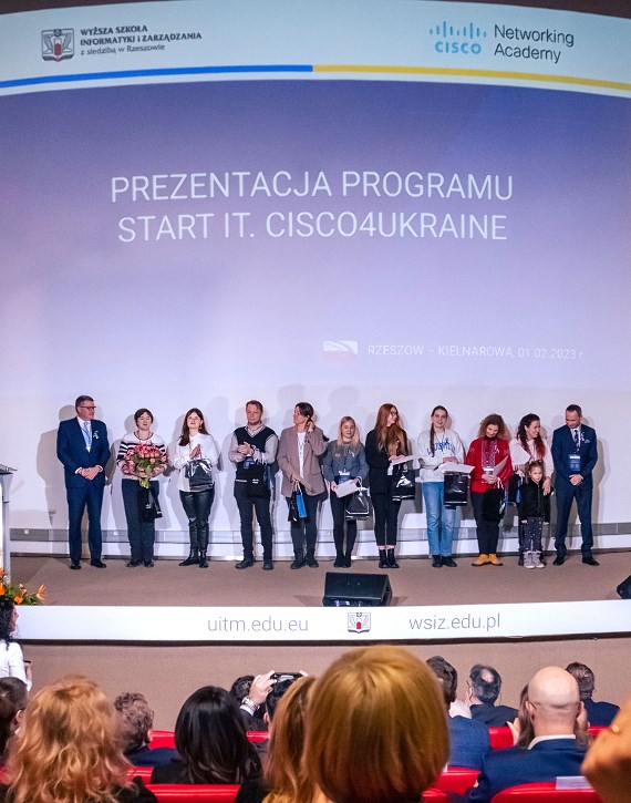 10 tysięcy ukraińskich uchodźców może skorzystać z bezpłatnych kursów IT! Razem z Cisco Networking Academy zainaugurowaliśmy program Start IT – Cisco4Ukraine