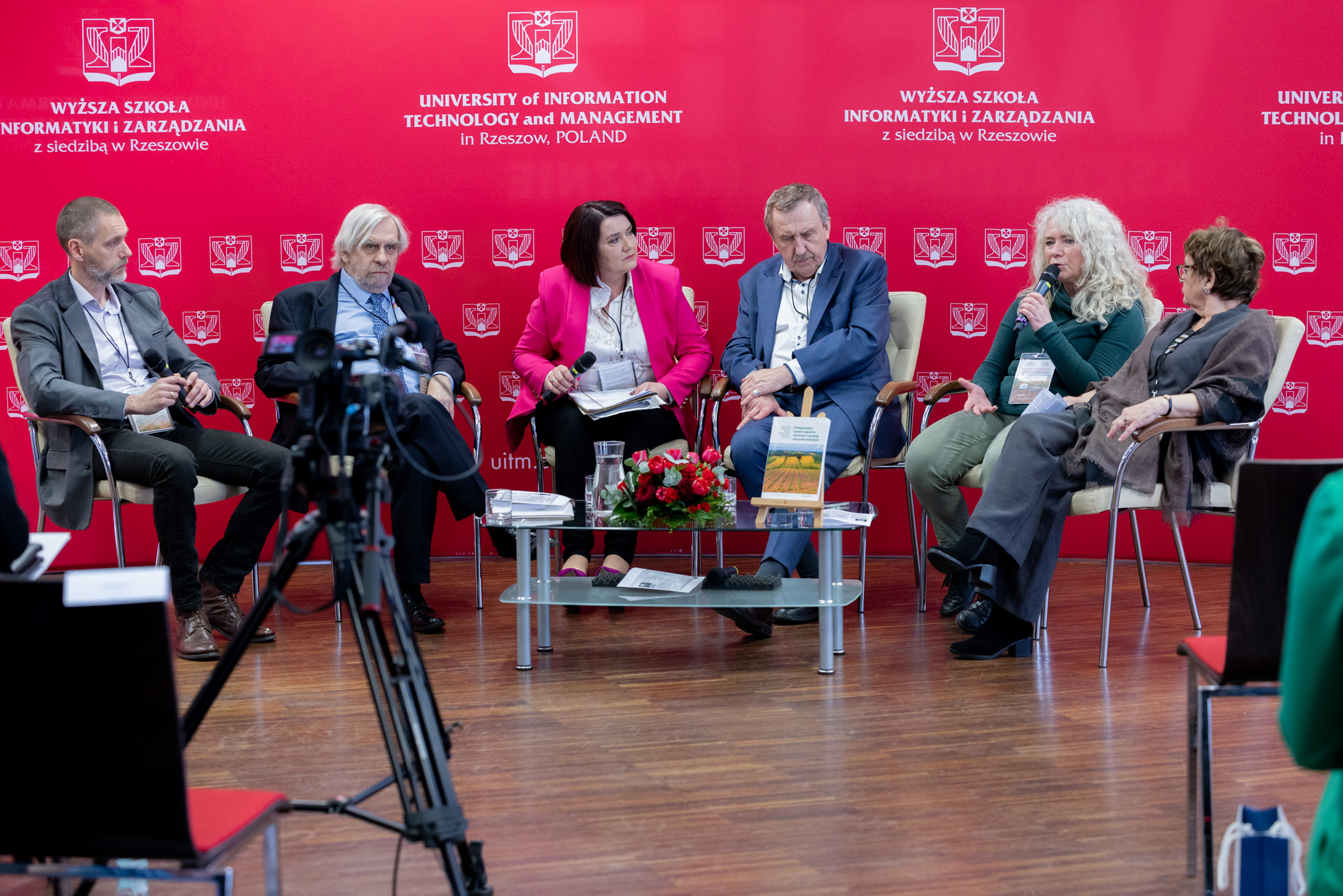 Goście debaty podczas Ogólnopolskiej Konferencji Naukowej „Perspektywy rozwoju polskiej wsi w kontekście zrównoważonego rozwoju”