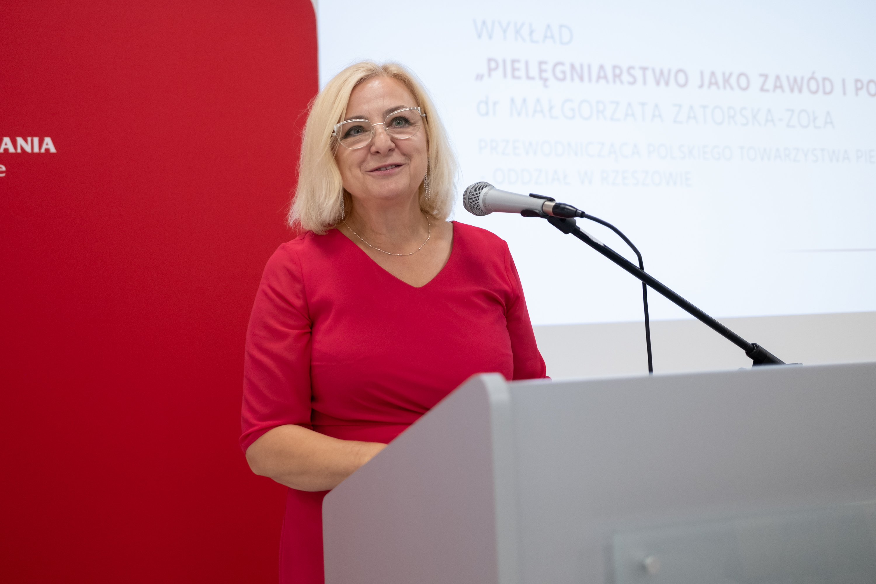 Wystąpienie przewodniczącej Polskiego Towarzystwa Pielęgniarskiego (Oddział Rzeszów) - dr Małgorzaty Zatorskiej-Zoły