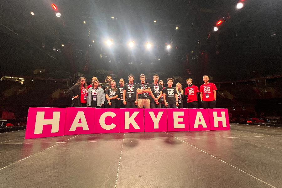 Studenci WSIiZ w finale dziewiątej edycji hackathonu HackYeah 2023