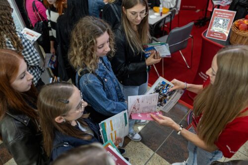 Stoisko WSIiZ na Salonie Maturzystów 2024