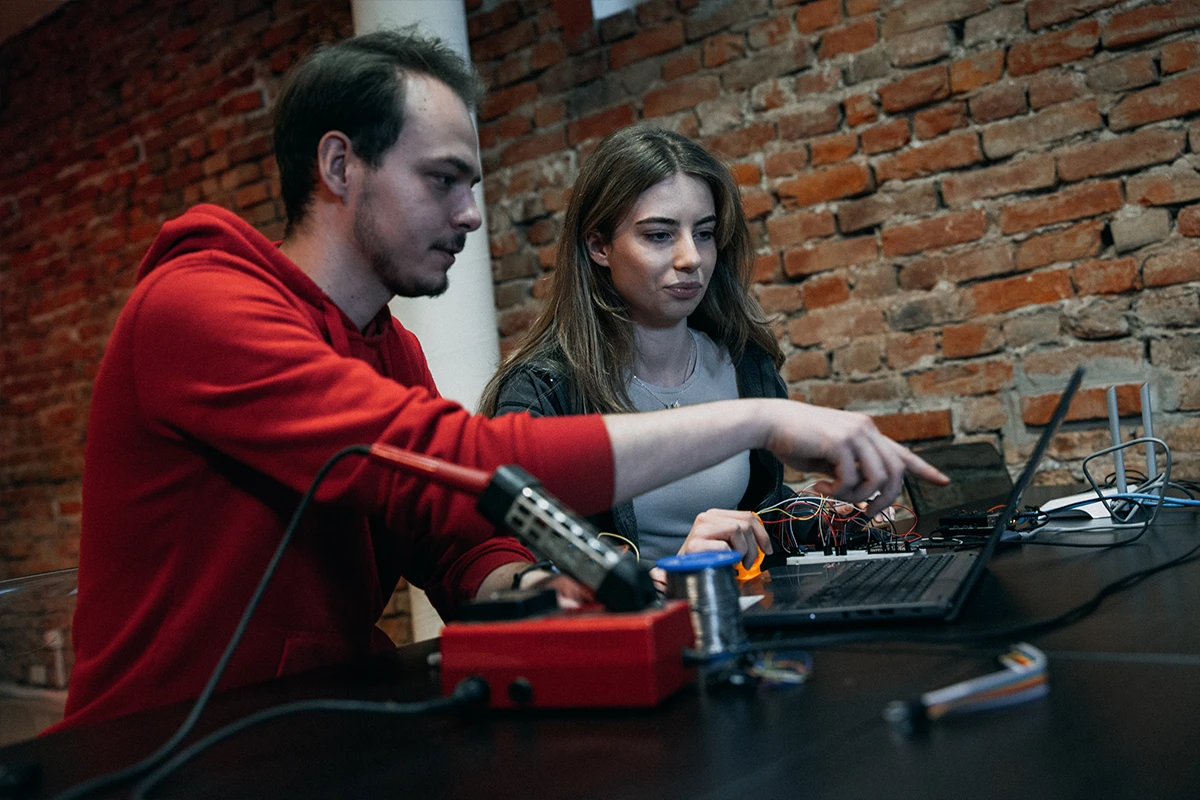 Studentka Programowania we WSIiZ ze Studentką Programowania we WSiIZ