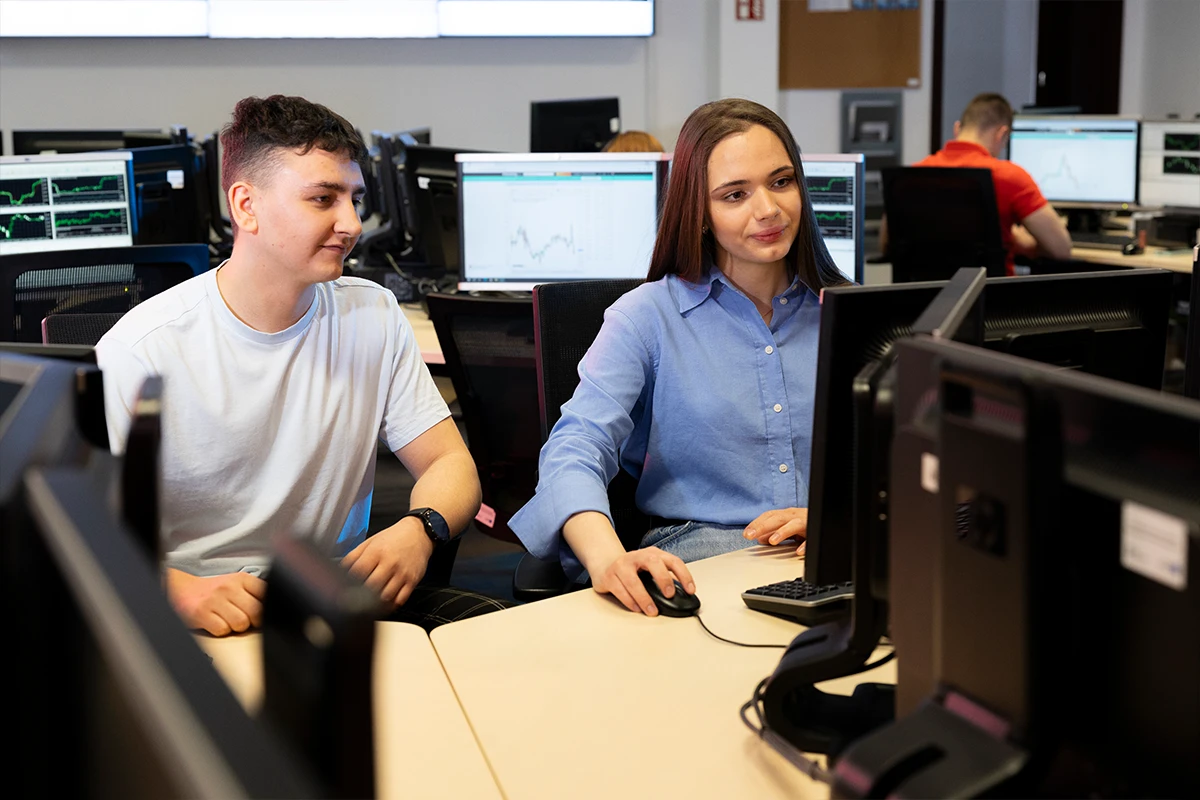 Studenci Analityki biznesowej i Big Data II stopnia we WSIiZ w Rzeszowie