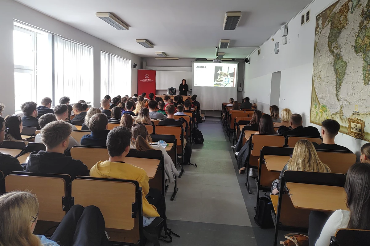 Studenci Analityki danych w biznesie I stopnia we WSiIZ podczas konferencji