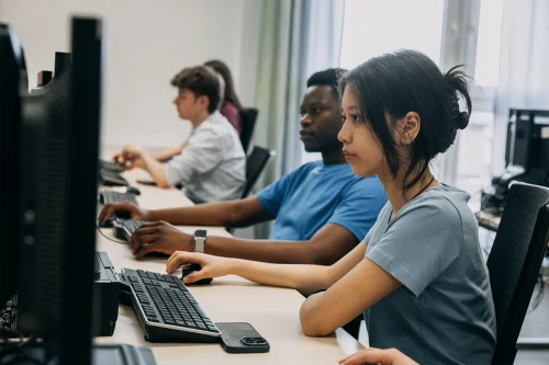 Studenci Przywództwa i zarządzania zasobami ludzkimi na studiach II stopnia we WSIiZ w Rzeszowie