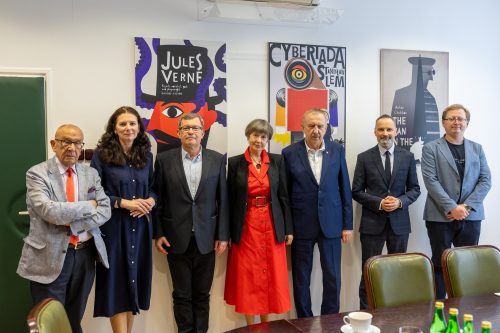 Prof. Morawska i władze WSIiZ