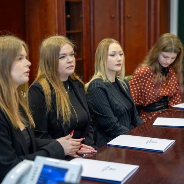 Sukces studentek WSIiZ doceniony przez Rektora