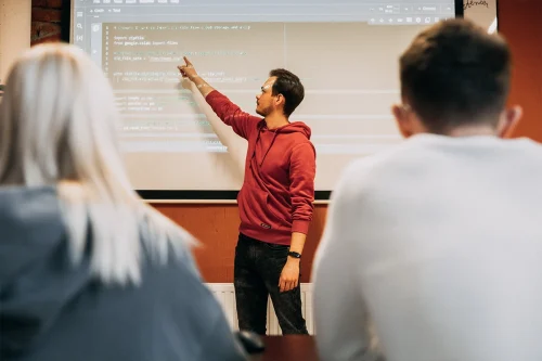 Student kierunku Manager Cyberbezpieczeństwa I stopnia we WSIiZ w Rzeszowie