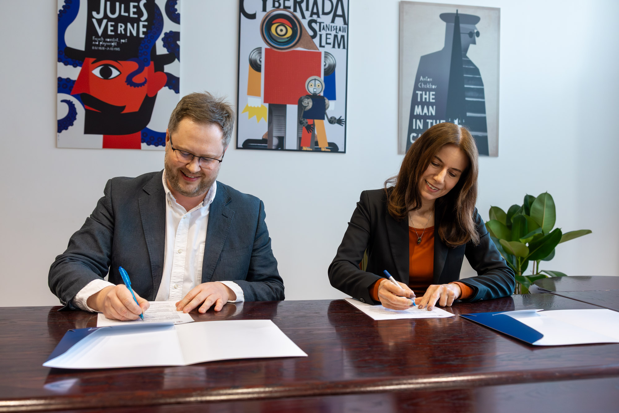 Podpisanie umowy z Modern Forms