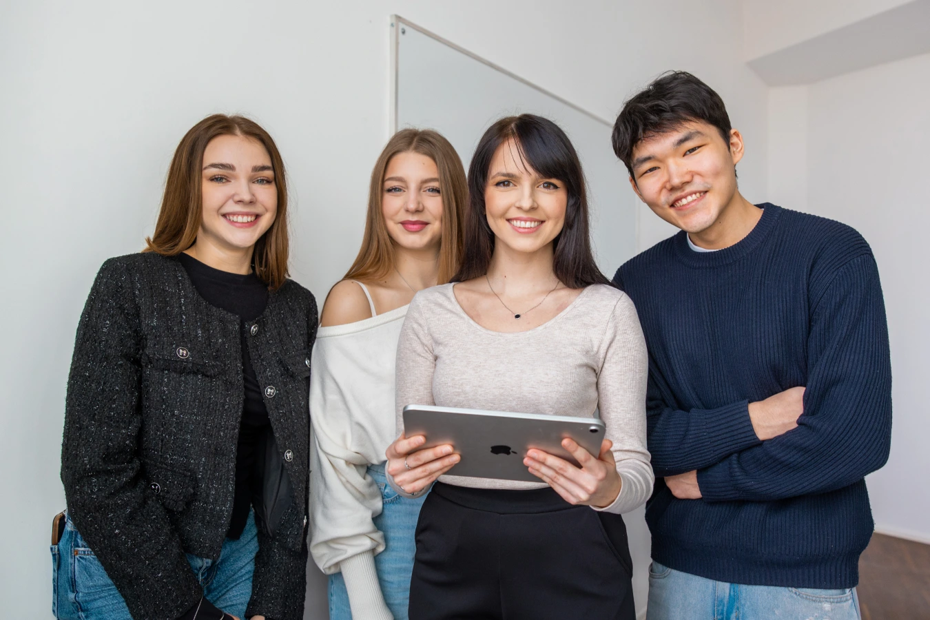 Studenci z wykładowczynią