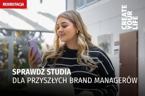 studentka Marketingu i nowych mediów na zajęciach